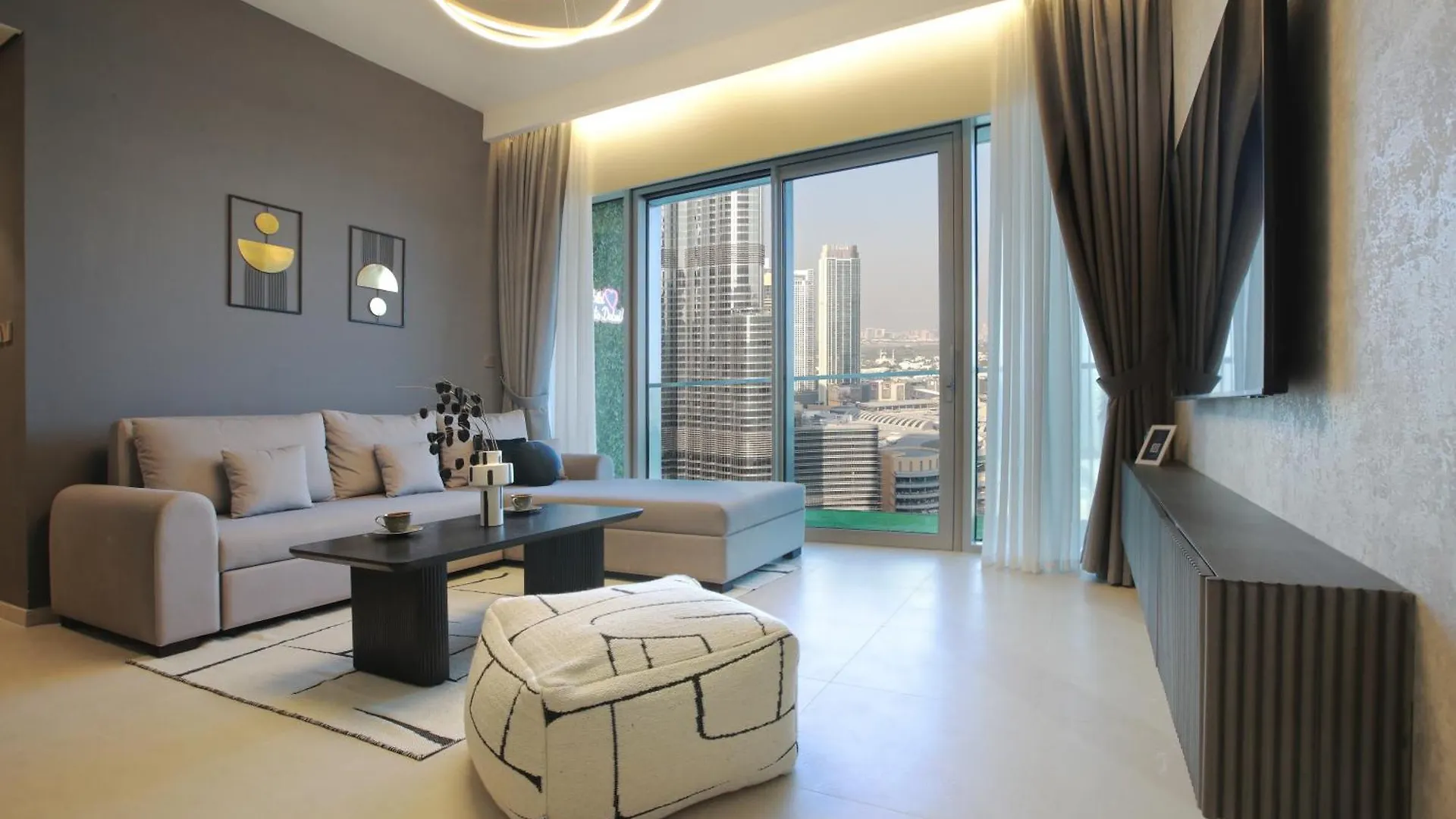 Full Burj Khalifa And Fountains Views Apartment Dubai