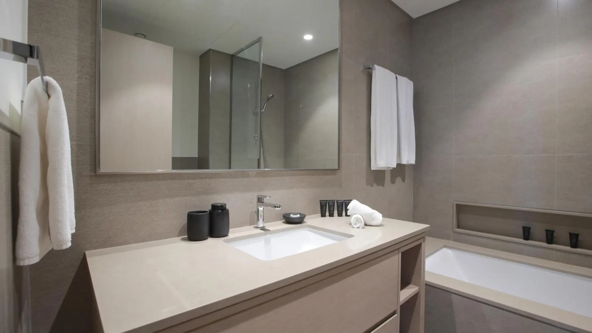 Full Burj Khalifa And Fountains Views Apartment Dubai