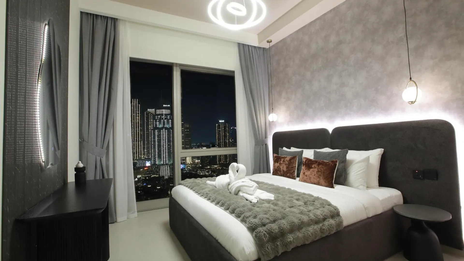 Full Burj Khalifa And Fountains Views Apartment Dubai