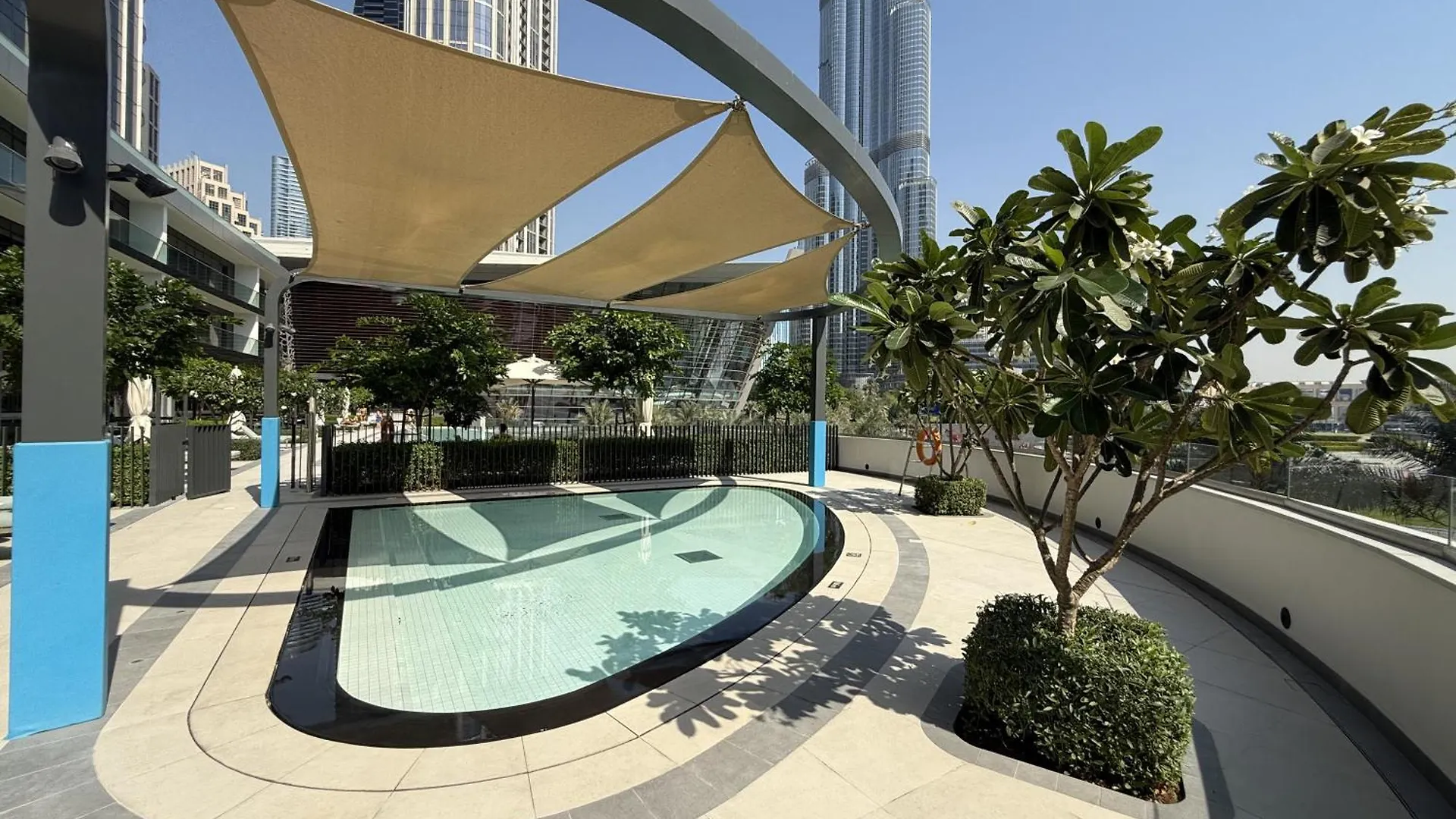 Full Burj Khalifa And Fountains Views Apartment Dubai