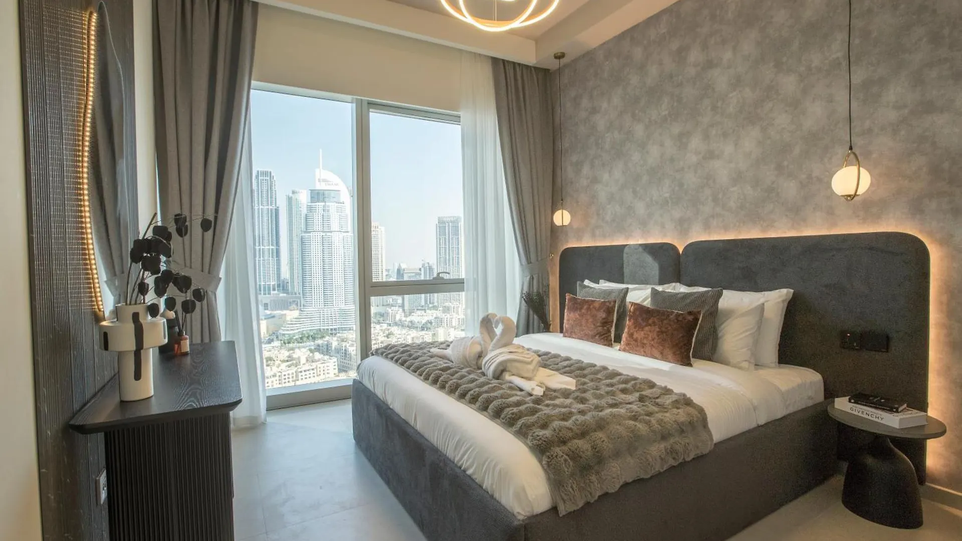 Full Burj Khalifa And Fountains Views Apartment Dubai
