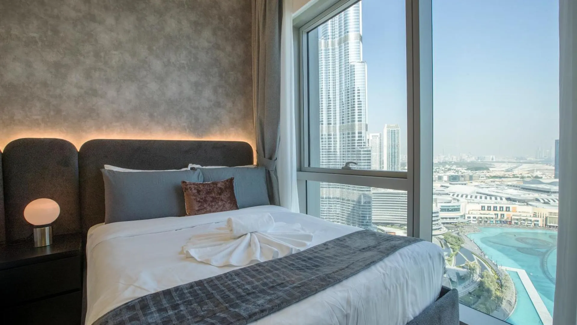 Full Burj Khalifa And Fountains Views Apartment Dubai