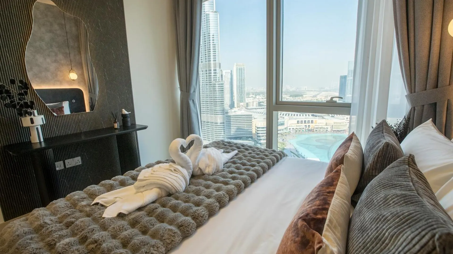 Full Burj Khalifa And Fountains Views Apartment Dubai